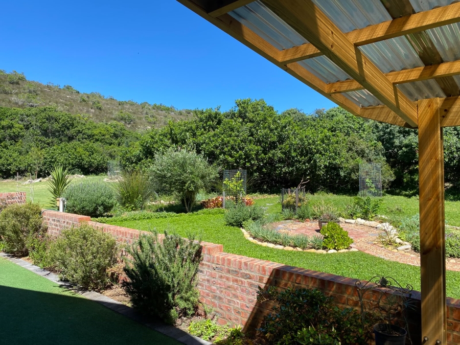 2 Bedroom Property for Sale in Stilbaai Wes Western Cape